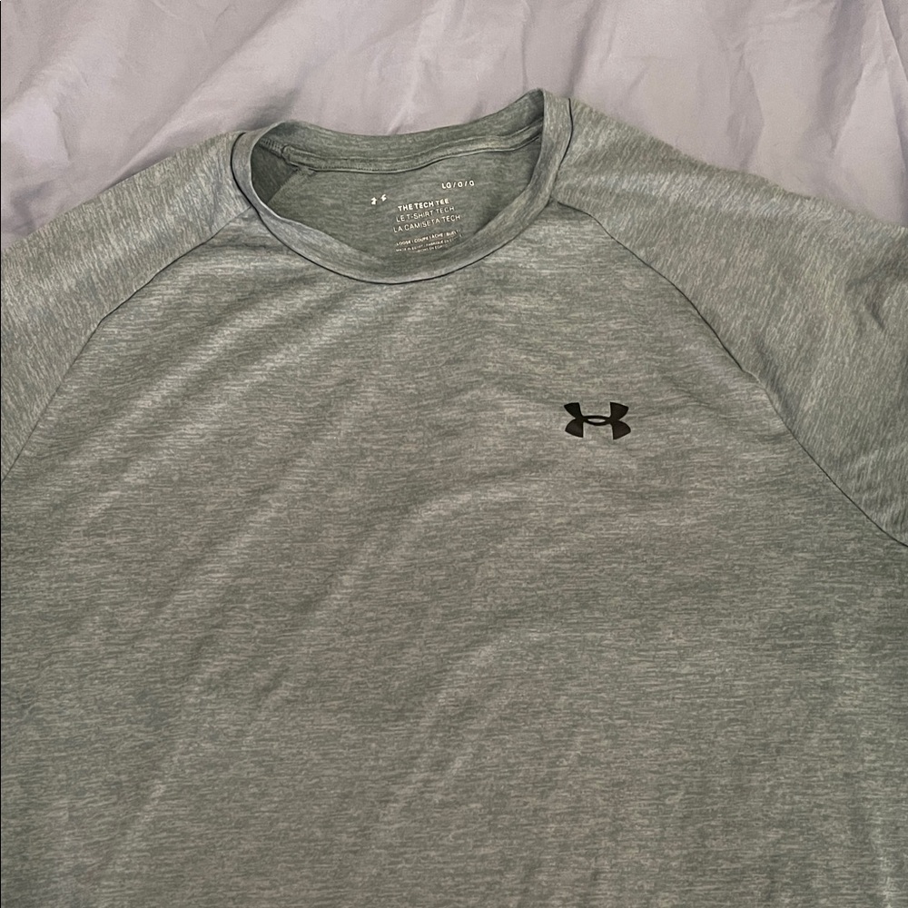 Under Armour Men's Heather Gray Short Sleeve Tee